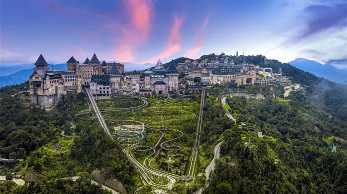 Cận cảnh Bà Nà Hills chốn bồng lai tiên cảnh ở hạ giới – Di lusso Boutique  Hotel Da Nang