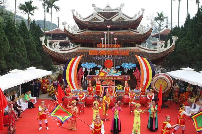 Hành trình khám phá Chùa Hương Hà Nội chi tiết và mới nhất