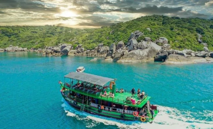 Cù Lao Chàm - Thiên đường xanh giữa biển khơi. - Hoàng Phú An