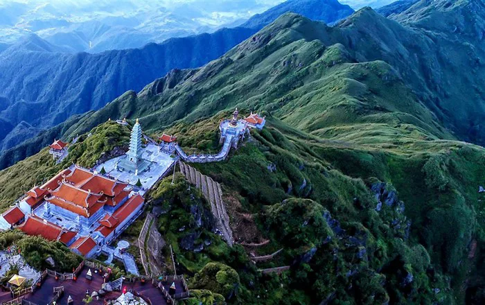 Fansipan: 10+ Trải Nghiệm Không Thể Bỏ Lỡ Khi Chinh Phục Nóc Nhà Đông Dương