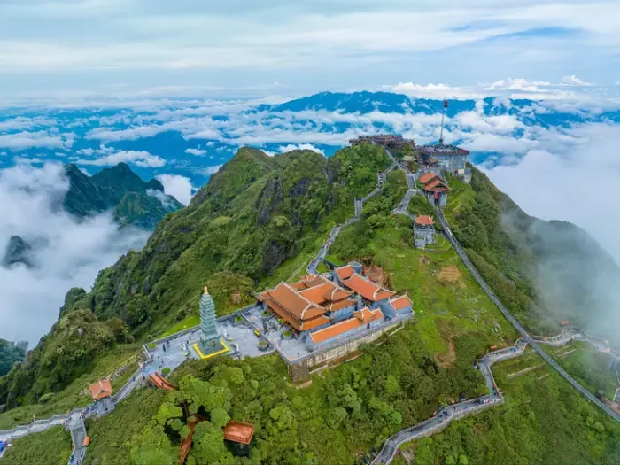 Fansipan Sapa: Chạm tay “nóc nhà Đông Dương”, ôm trọn mây trời Tây Bắc