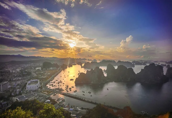 Khám phá vịnh Hạ Long qua những khung hình độc nhất