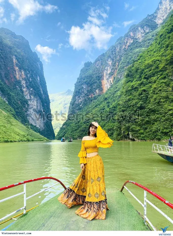Hẻm Tu Sản – Chinh phục kỳ quan trên dòng sông Nho Quế Hẻm Tu Sản – Chinh phục kỳ quan trên dòng sông Nho Quế