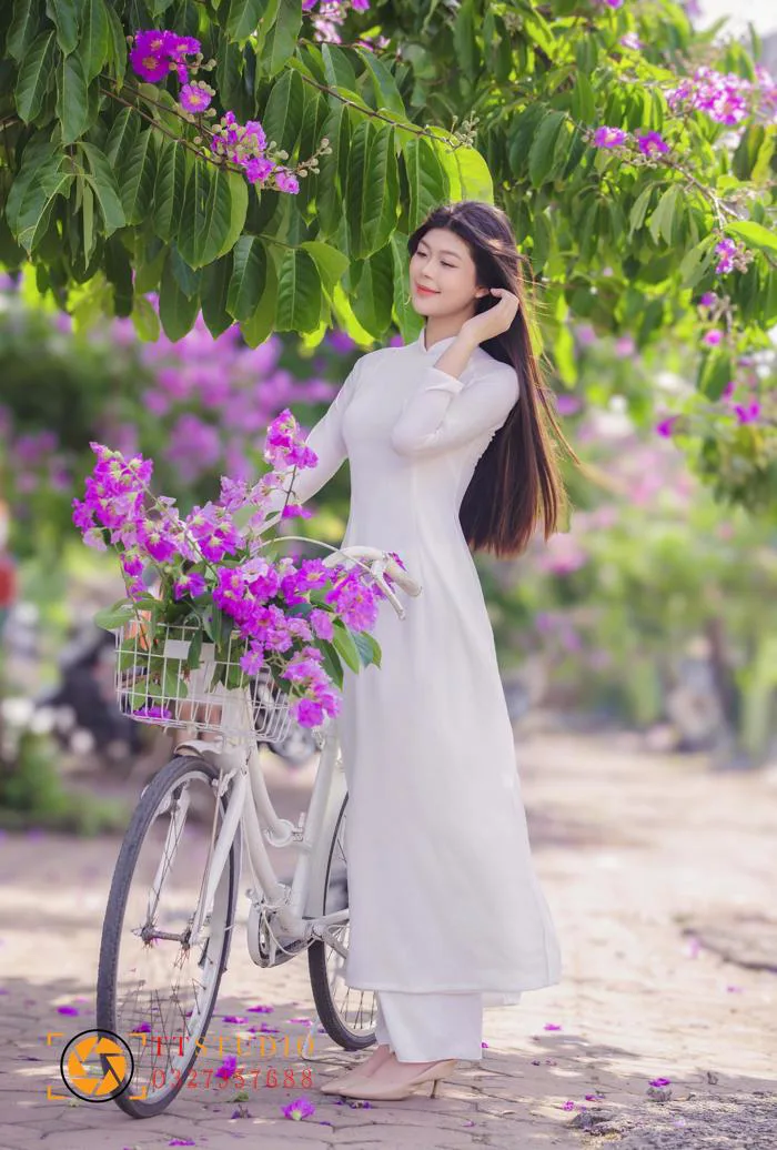 Cách Tạo Dáng Chụp Ảnh Đẹp Với Hoa Bằng Lăng Cách Tạo Dáng Chụp Ảnh Đẹp Với Hoa Bằng Lăng