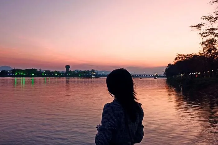 Khung cảnh hoàng hôn đẹp mê hoặc trên sông Hương | Báo Dân trí