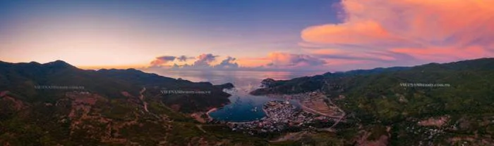 Khám phá vẻ đẹp hoang sơ và đầy mê hoặc Vịnh Vĩnh Hy - một trong những Vịnh  biển đẹp nhất thế giới