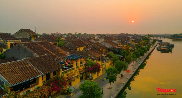 Vẻ đẹp thật khác lạ phố cổ Hội An nhìn từ trên cao