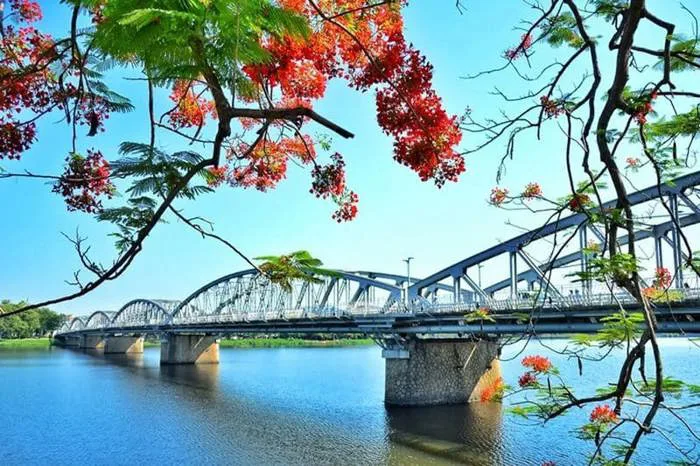 Toplist 17 địa điểm du lịch Huế đẹp nhất (Có giá vé và hướng dẫn chi tiết)