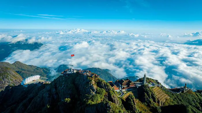 KHÁM PHÁ NHỮNG ĐỈNH NÚI SĂN MÂY TUYỆT ĐẸP