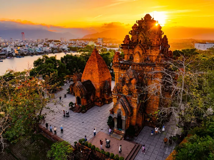 Top 10+ địa điểm du lịch miền Trung mùa hè cho kỳ nghỉ đầy hứng khởi