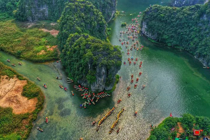 Cẩm nang du lịch Ninh Bình 2025 từ A-Z: Top 11 địa điểm phải đến