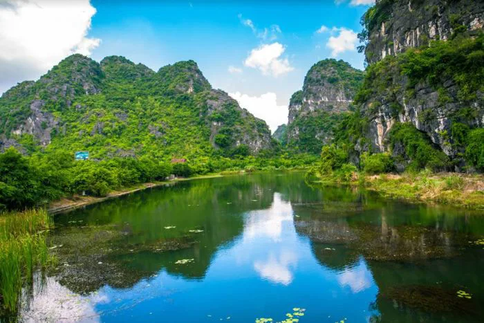 12 địa điểm du lịch Ninh Bình bạn nhất định phải ghé qua!