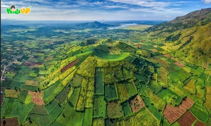 Núi Lửa Là Gì? Khám Phá Sức Mạnh Nóng Bỏng Dưới Lớp Vỏ