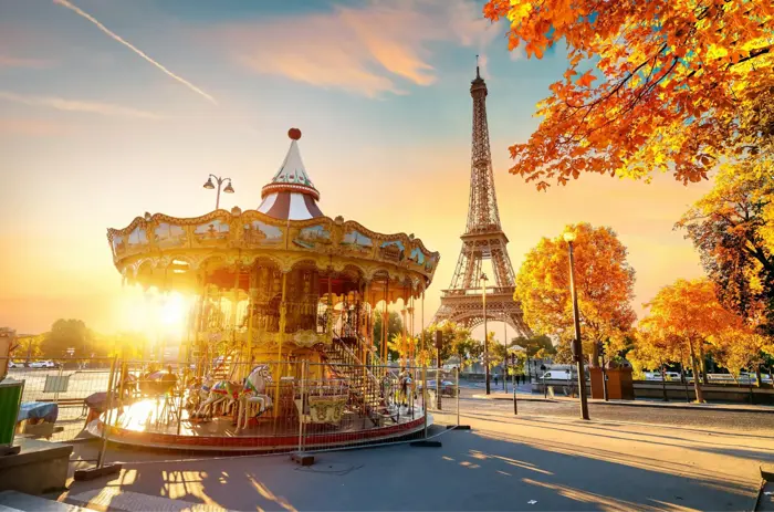 Paris mùa thu – Thành phố tình yêu khoác áo lá vàng lãng mạn - Công ty Du  Lịch Triều Hảo