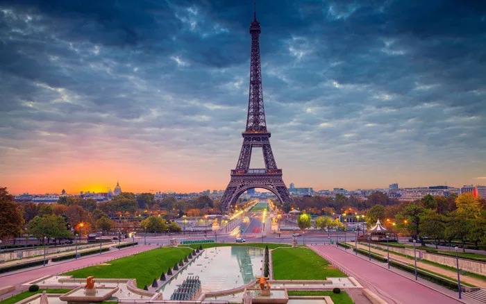 THÁP EIFFEL PARIS – KHÁM PHÁ BIỂU TƯỢNG NỔI TIẾNG CỦA PHÁP
