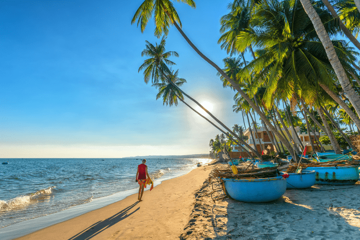 11 bãi biển Phan Thiết đẹp mê mẩn khiến bạn muốn “đi ngay lập tức” –  VinWonders
