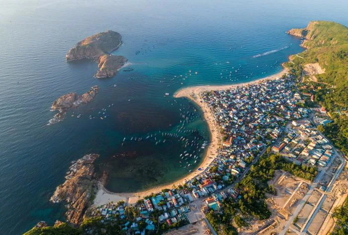 Kinh nghiệm du lịch Quy Nhơn 2026 từ A-Z: di chuyển, lưu trú, ăn chơi... Kinh nghiệm du lịch Quy Nhơn 2026 từ A-Z: di chuyển, lưu trú, ăn chơi...