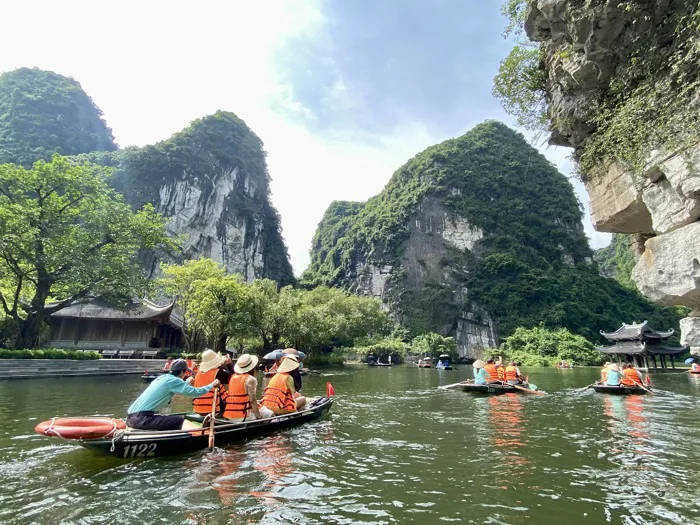 Một ngày rong chơi ở kỳ quan thế giới Tràng An Một ngày rong chơi ở kỳ quan thế giới Tràng An