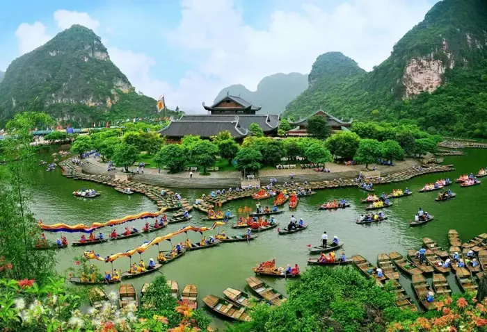 Quần thể danh thắng Tràng An - Nàng thơ của Ninh Bình Quần thể danh thắng Tràng An - Nàng thơ của Ninh Bình