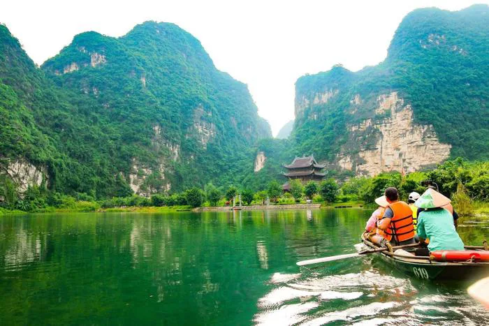 Top 5 trải nghiệm khu du lịch Tràng An - Hành trình khám phá di sản thiên nhiên và văn hóa Top 5 trải nghiệm khu du lịch Tràng An - Hành trình khám phá di sản thiên nhiên và văn hóa