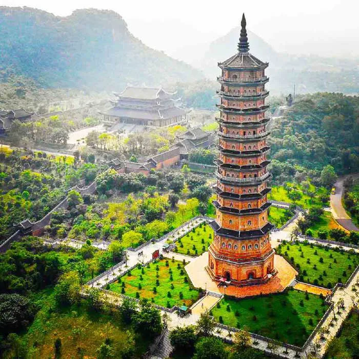 Quần thể danh thắng Tràng An với vẻ đẹp hùng vĩ ấn tượng Quần thể danh thắng Tràng An với vẻ đẹp hùng vĩ ấn tượng