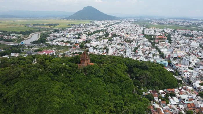 Xây dựng hình ảnh thành phố Tuy Hòa xanh, sạch, thân thiện, hiện đại