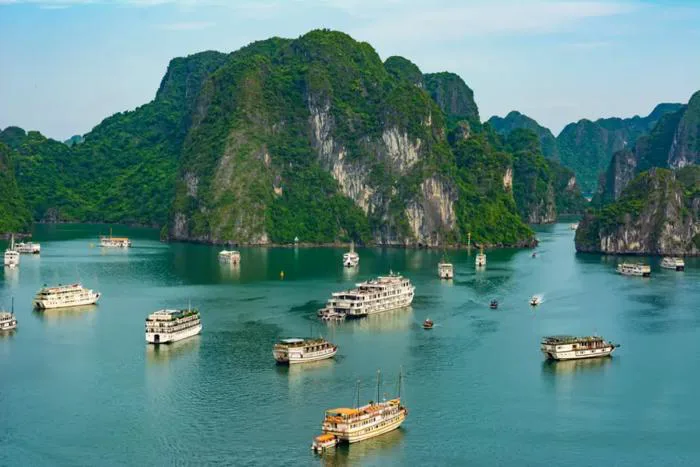Cảnh đẹp Hạ Long: Gợi ý 15 điểm đến đẹp mê hồn