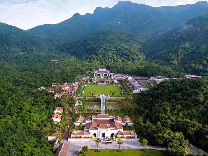 Khám phá núi Yên Tử Quảng Ninh: Chốn thiêng giữa núi rừng Đông Bắc –  VinWonders