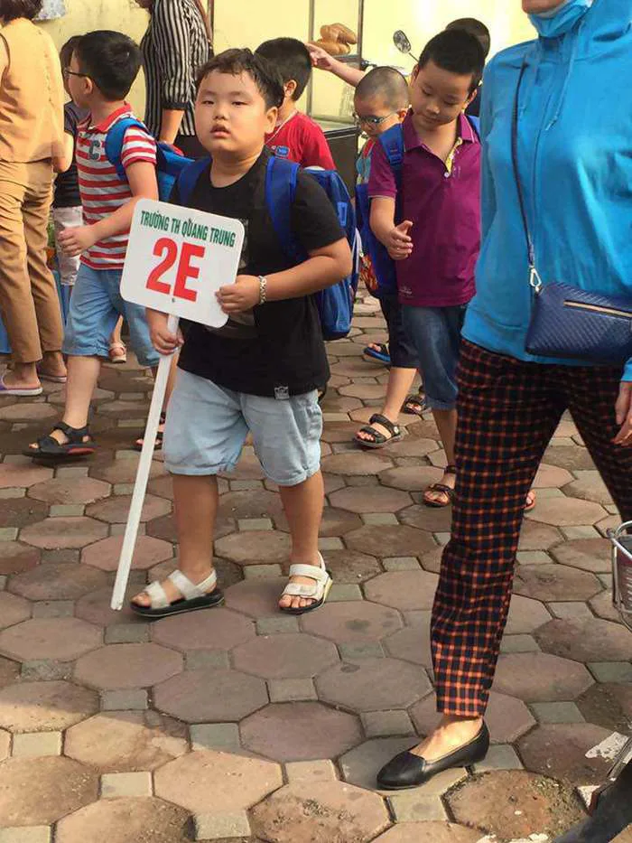 Đến hẹn loạt meme cậu bé tiểu học 