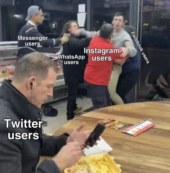 Internet ngập tràn meme sau vụ Facebook 'bay màu': Từ ăn theo Squid Game  đến ảnh Mark Zuckerberg tự tay khắc phục sự cố - DNTT online