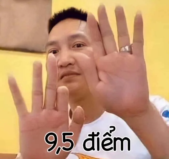 Tổng hợp meme giơ tay hài hước