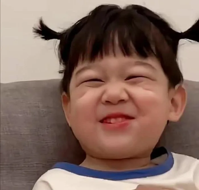 Bộ sưu tập meme em bé Hàn Quốc hài hước, đáng yêu và ngộ nghĩnh
