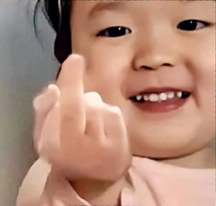 Tổng hợp meme em bé Hàn Quốc hài hước, cute, đáng yêu