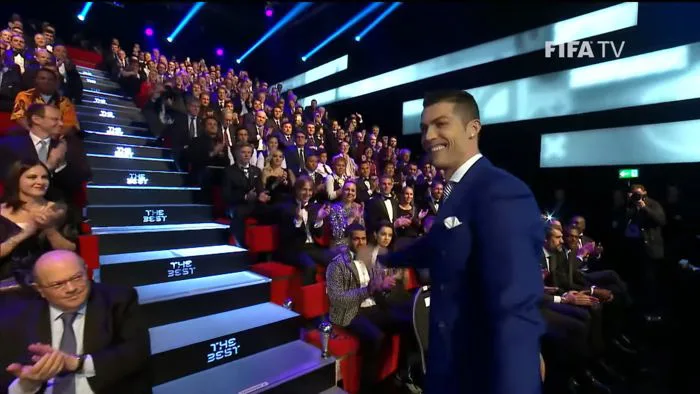 Meme Ronaldo Nhận Giải Cực Hài Hước Dành Cho Nhà Đầu Tư